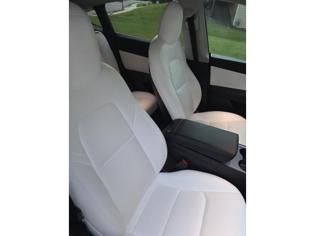 Photo of 2021 White Tesla Model Y