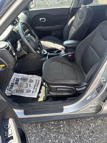 Photo of 2018 Silver Kia Soul