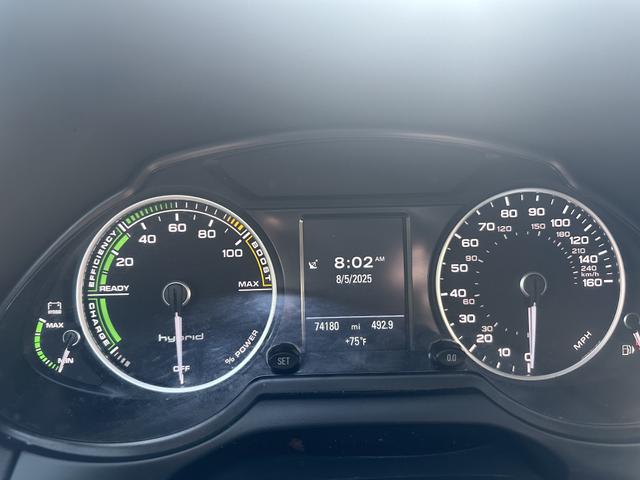 Photo of 2014 White Audi Q5 hybrid