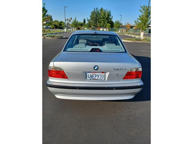 Photo of 2001 Gray BMW 740