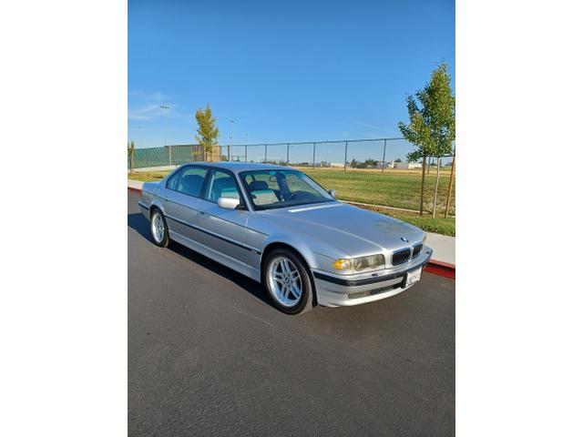Photo of 2001 Gray BMW 740