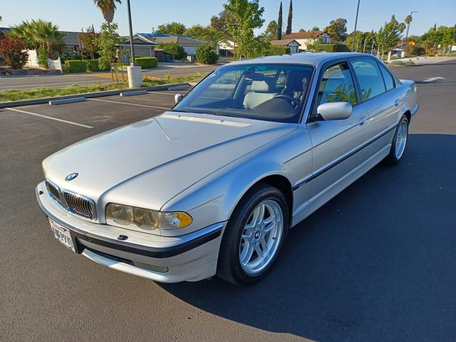 Photo of 2001 Gray BMW 740