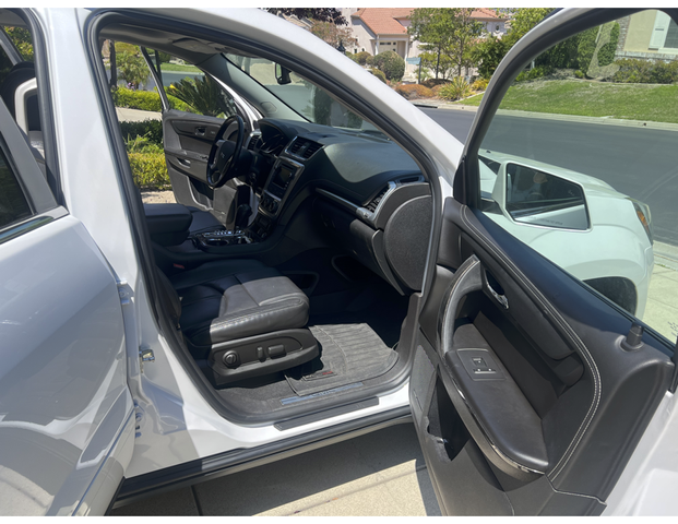 Photo of 2017 White GMC Acadia Limited