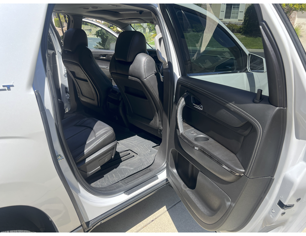 Photo of 2017 White GMC Acadia Limited