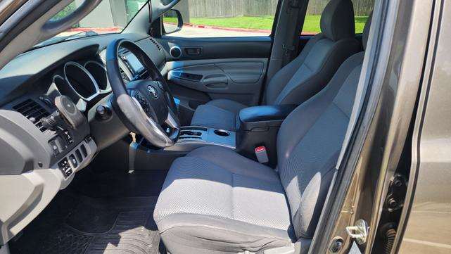 Photo of 2015 Brown Toyota Tacoma