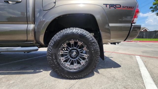Photo of 2015 Brown Toyota Tacoma