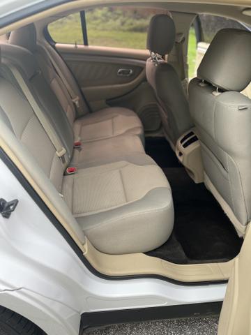 Photo of 2015 White Ford Taurus