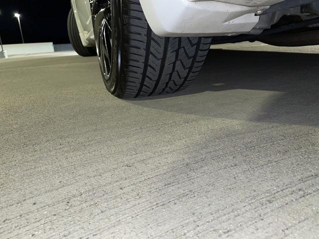 Photo of 2014 White INFINITI Q60