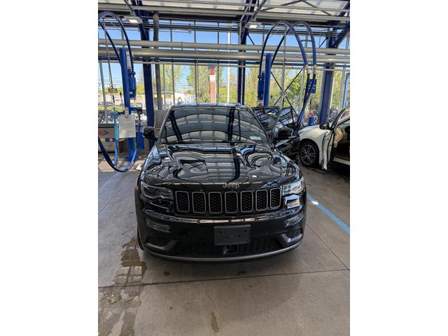 Photo of 2020 Black Jeep Grand Cherokee