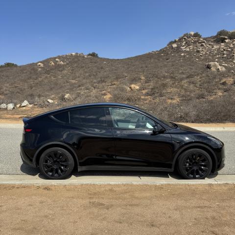 Photo of 2020 Black Tesla Model Y