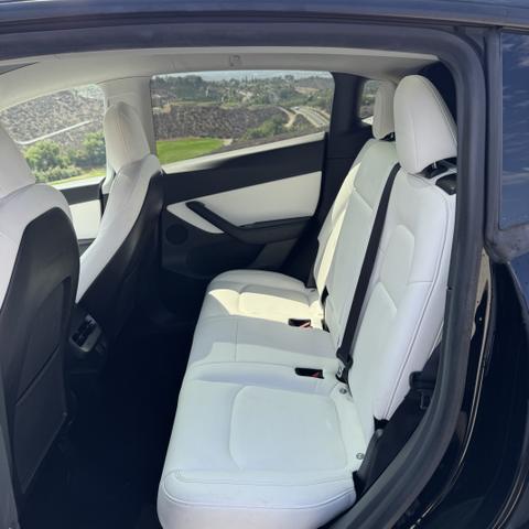 Photo of 2020 Black Tesla Model Y