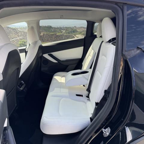Photo of 2020 Black Tesla Model Y