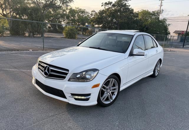 Photo of 2014 White Mercedes-Benz C-Class