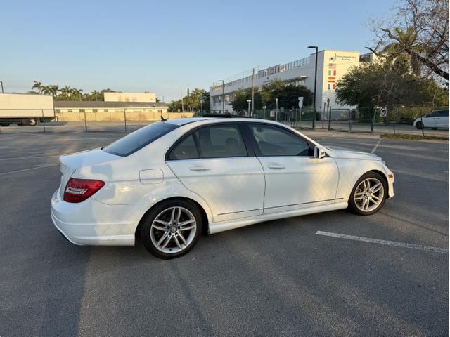 Photo of 2014 White Mercedes-Benz C-Class