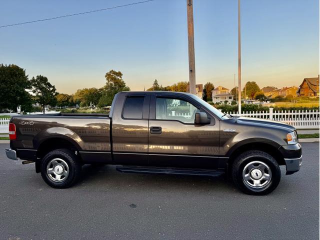 Photo of 2005 Beige Ford F-150