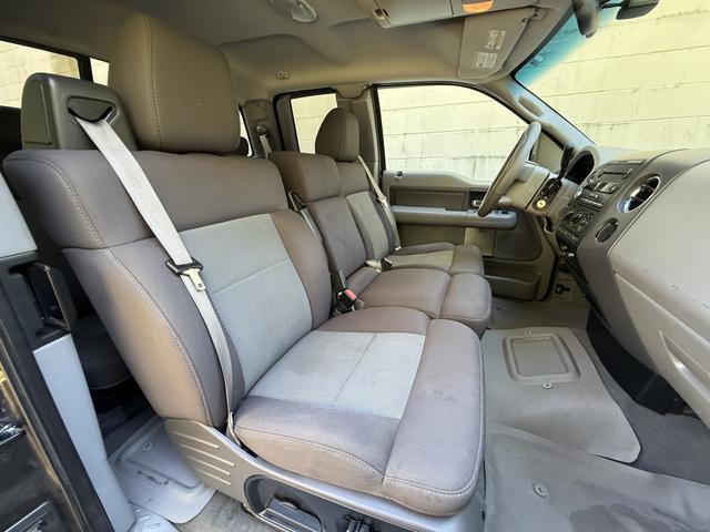 Photo of 2005 Beige Ford F-150