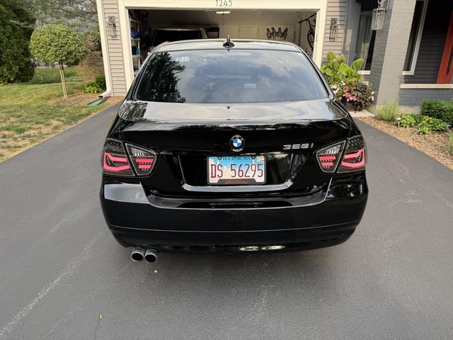 Photo of 2008 Black BMW 328