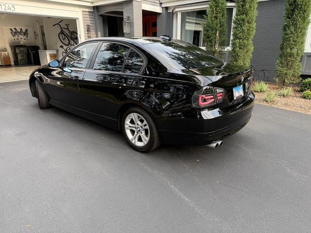 Photo of 2008 Black BMW 328