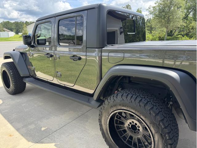 Photo of 2024 Gray Jeep Gladiator
