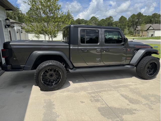 Photo of 2024 Gray Jeep Gladiator