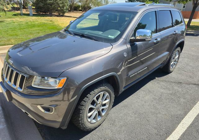 Photo of 2015 Gray Jeep Grand Cherokee