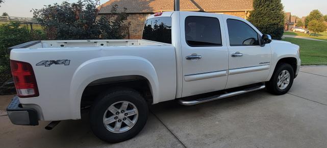 Photo of 2011 White GMC Sierra 1500