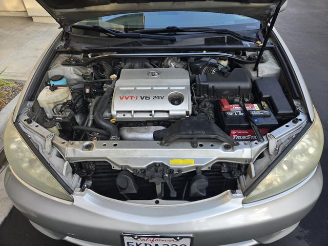 Photo of 2005 Silver Toyota Camry