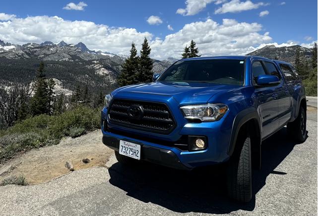 Photo of 2017 Blue Toyota Tacoma