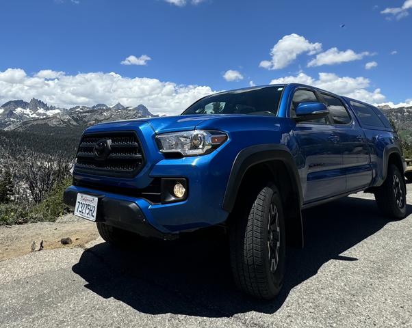 Photo of 2017 Blue Toyota Tacoma