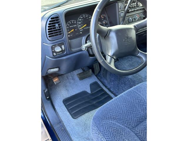 Photo of 1999 Blue Chevrolet Tahoe
