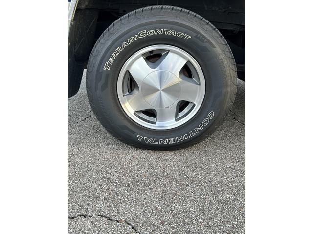 Photo of 1999 Blue Chevrolet Tahoe