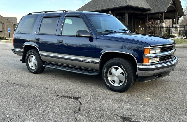 Photo of 1999 Blue Chevrolet Tahoe