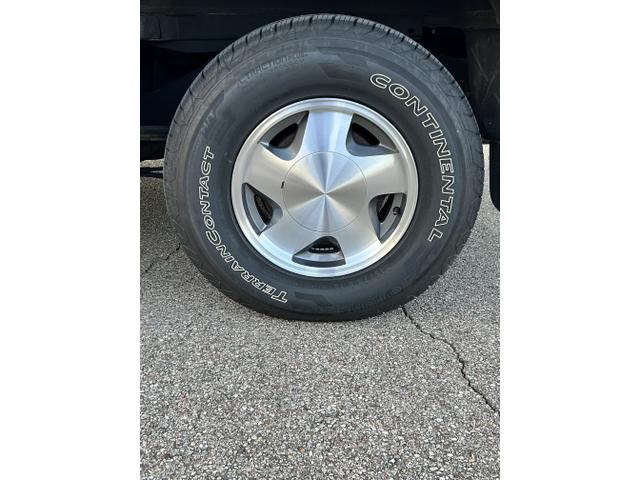 Photo of 1999 Blue Chevrolet Tahoe