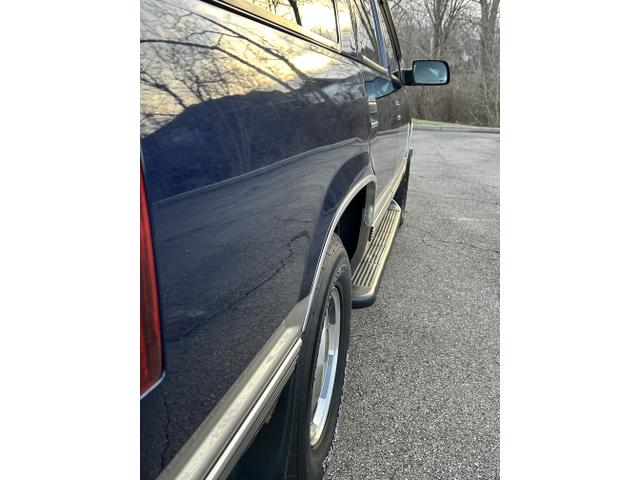Photo of 1999 Blue Chevrolet Tahoe