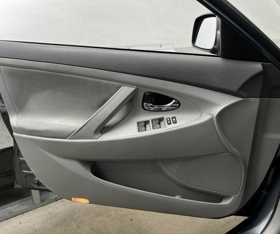 Photo of 2011 Gray Toyota Camry