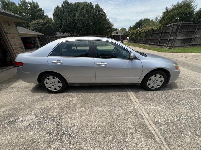 Photo of 2004 Silver Honda Accord