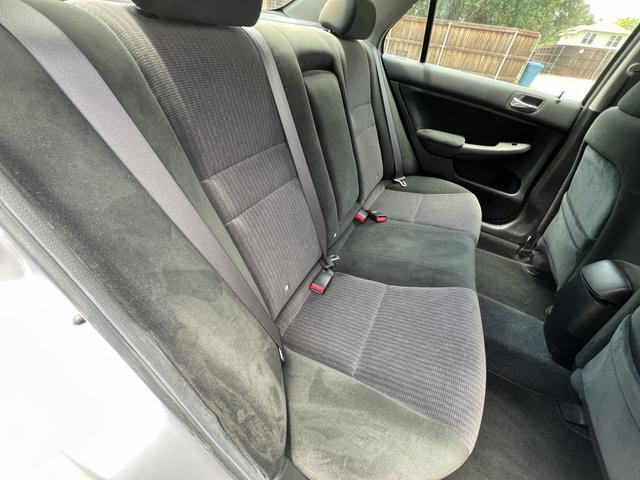 Photo of 2004 Silver Honda Accord