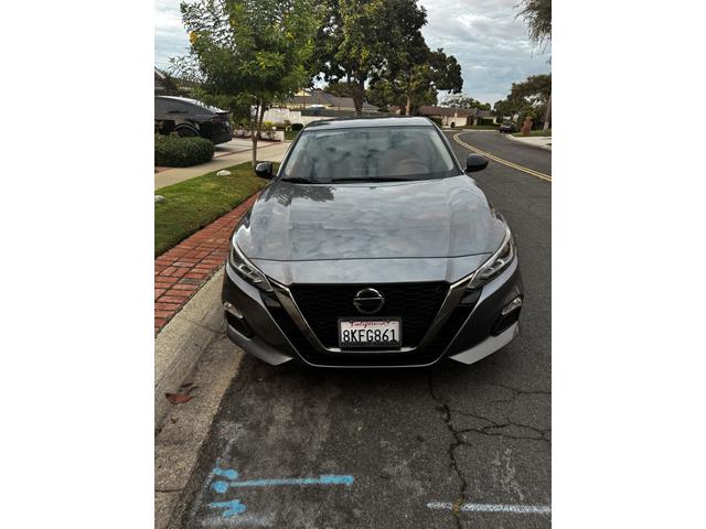 Photo of 2019 Gray Nissan Altima