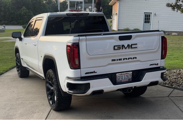 Photo of 2020 White GMC Sierra 1500