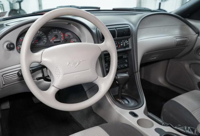 Photo of 2004 Blue Ford Mustang