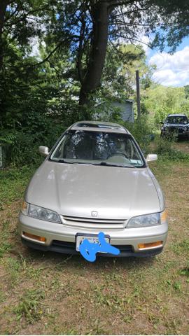 Photo of 1995 Gold Honda Accord