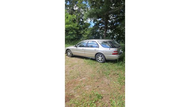 Photo of 1995 Gold Honda Accord