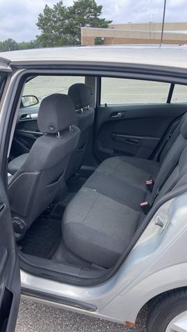 Photo of 2008 Silver Saturn Astra