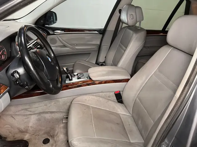 Photo of 2008 Gray BMW X5