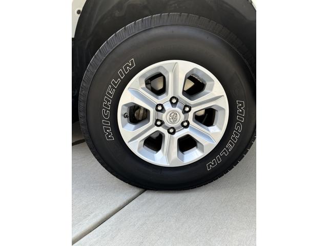 Photo of 2017 White Toyota 4Runner
