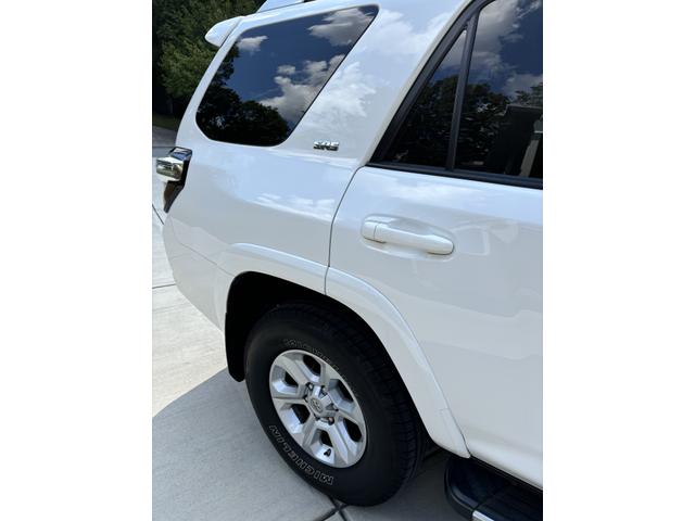 Photo of 2017 White Toyota 4Runner