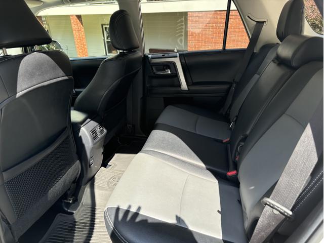 Photo of 2017 White Toyota 4Runner