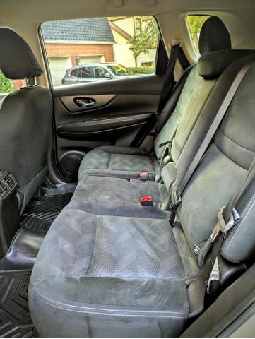 Photo of 2016 White Nissan Rogue