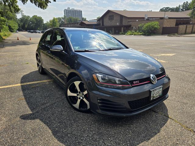 Photo of 2017 Gray Volkswagen Golf GTI