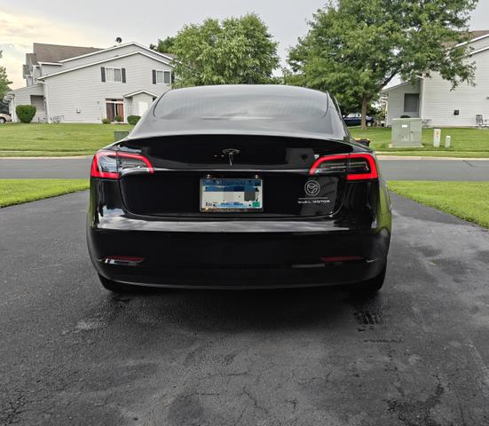 Photo of 2019 Black Tesla Model 3